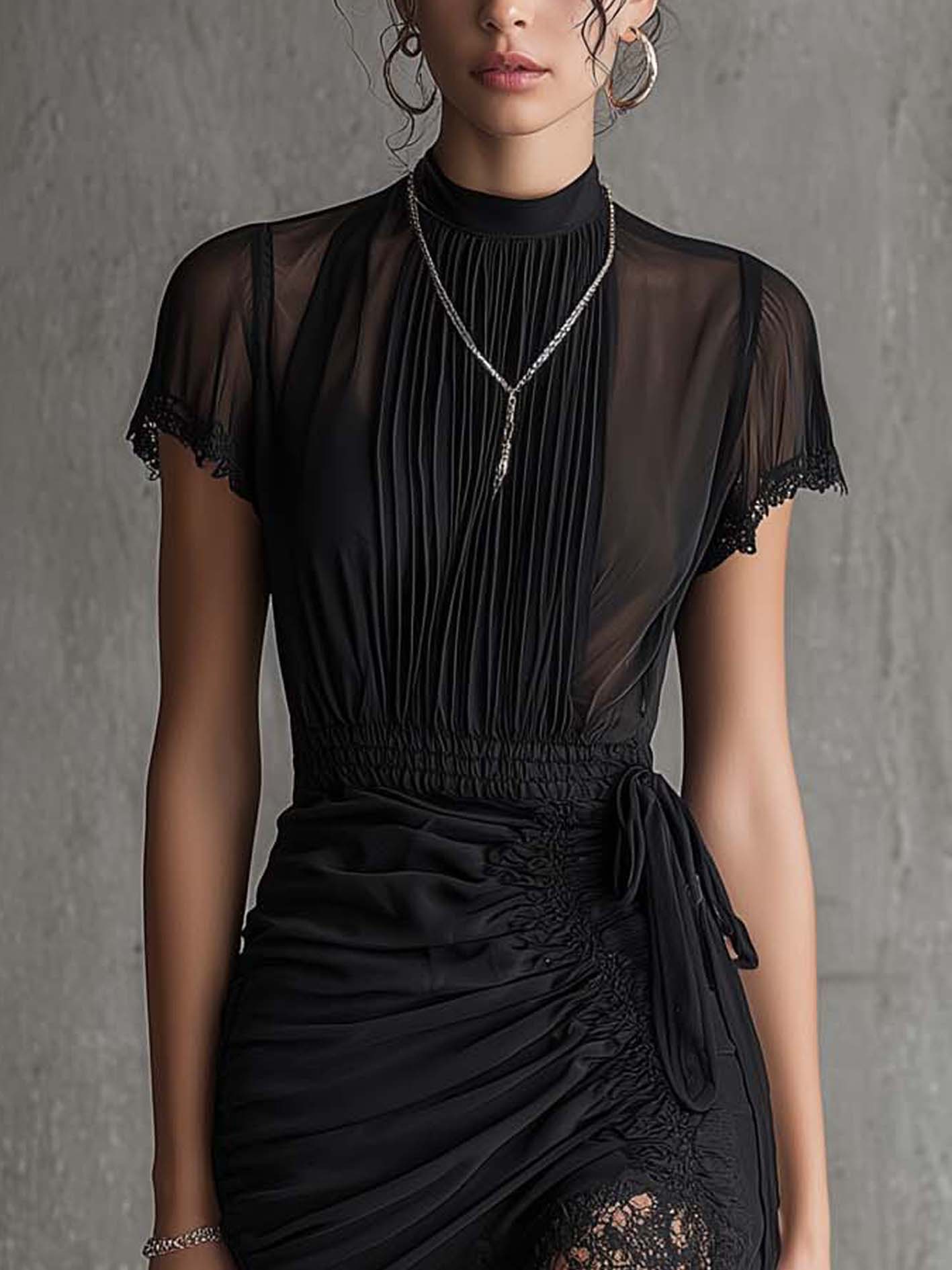 Abito Mini Plissettato in Chiffon Nero con Pizzo