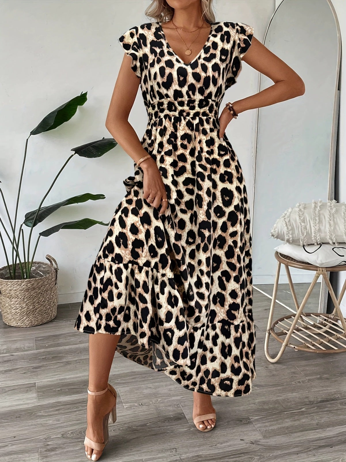 Candela - Baroque maxi dress with a V-neckline
