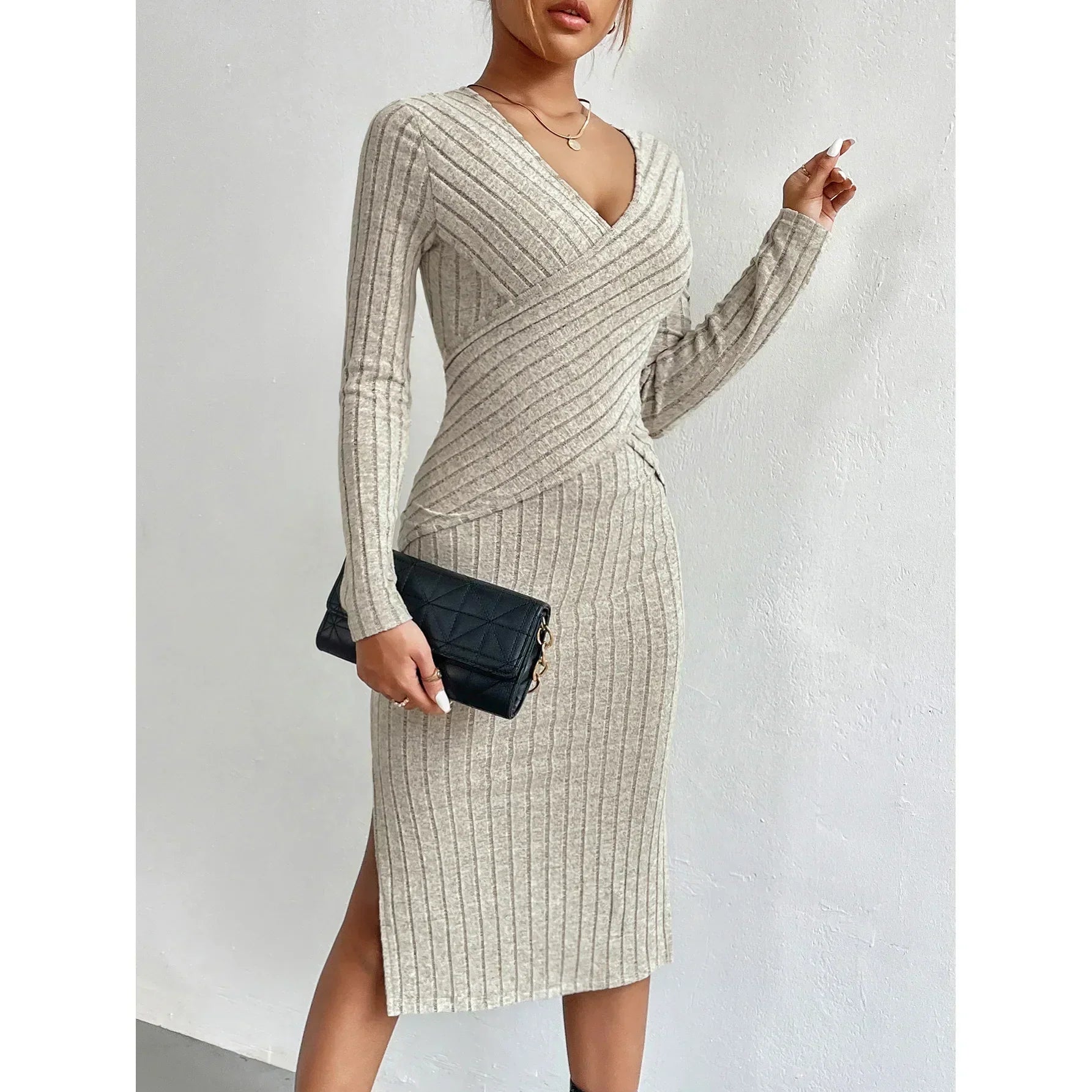 Clara - Timeless Elegance With A Touch Of Simplicity Dress