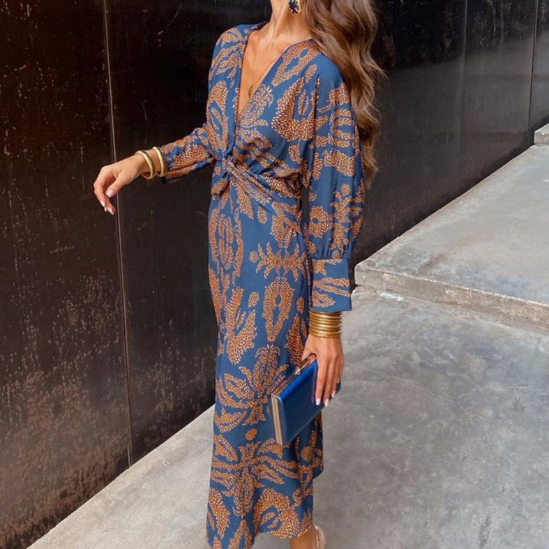 Anita | Elegant Long-Sleeve Maxi Dress with a V-Neckline and Twisted Detail
